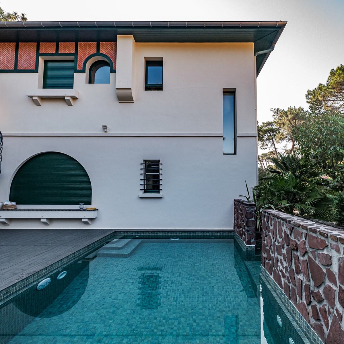 Bali-Stone-50-ZEN-Mosaic-Pool-Ezarri-5.jpg