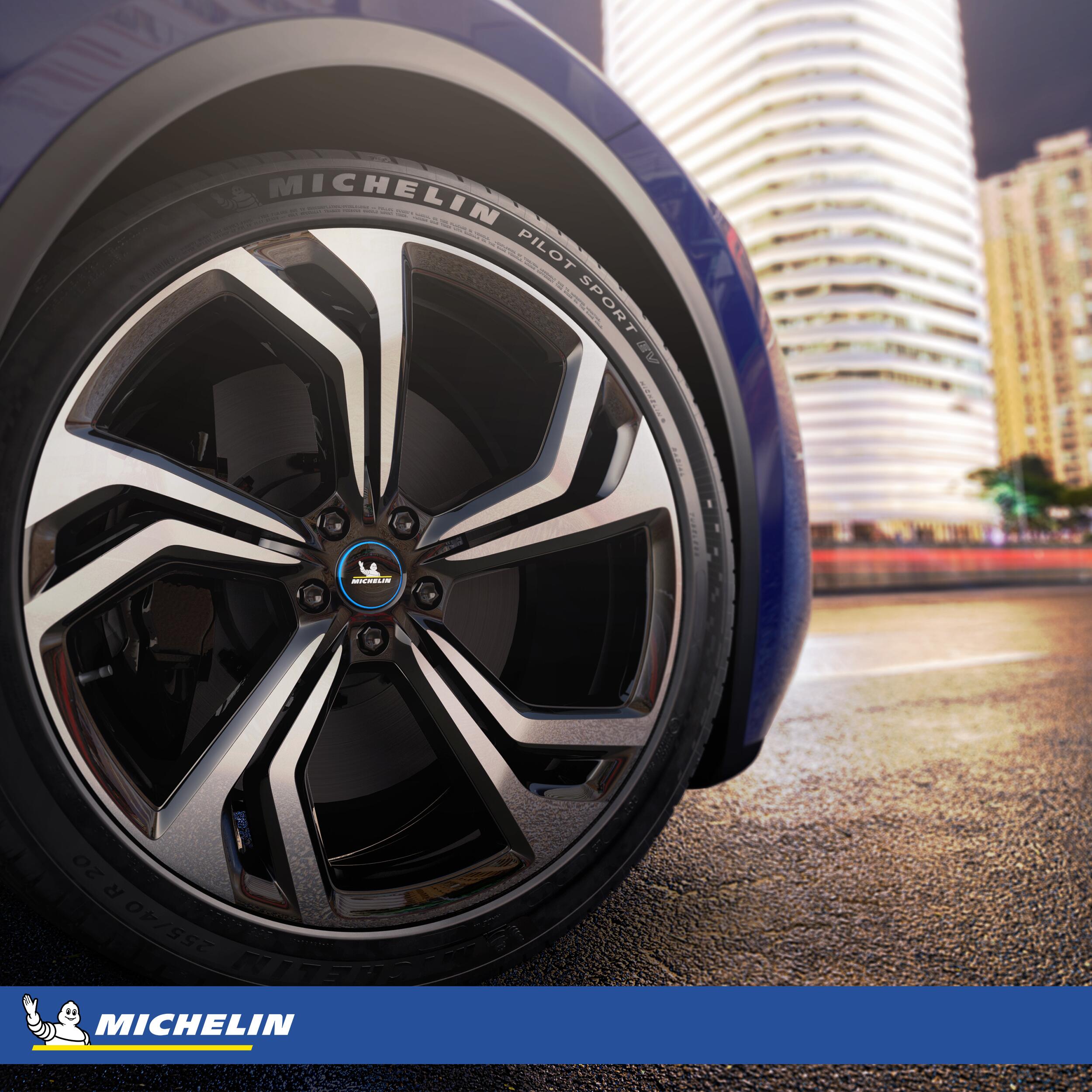 4w-482_tire_michelin_pilot-sport-ev_en_product-in-context-1_signature_square.jpg
