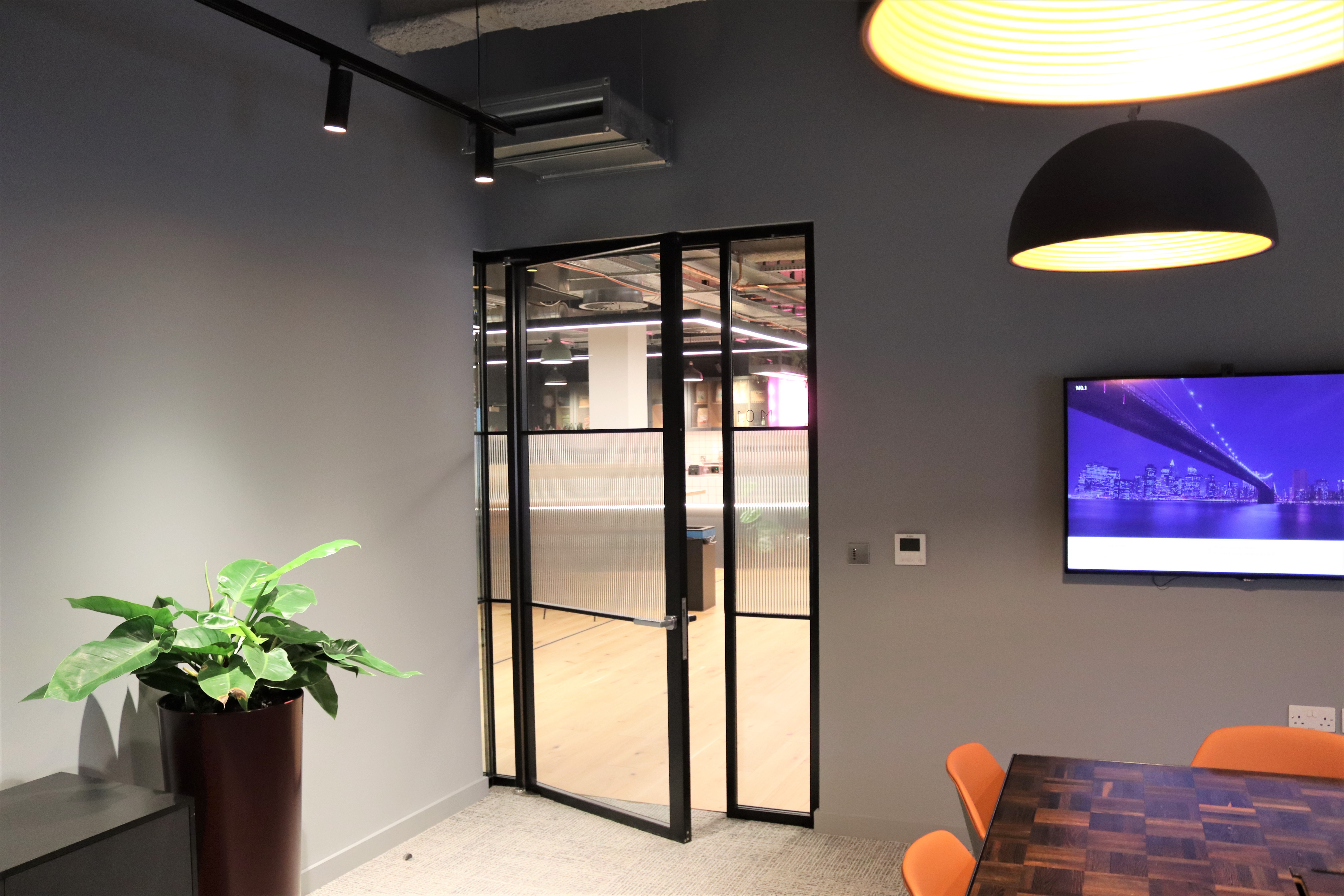 Clockwise 5791 (Shoreditch Edition Rev54 & DG Edge Affinity door in MF door frame)(1.0).jpg
