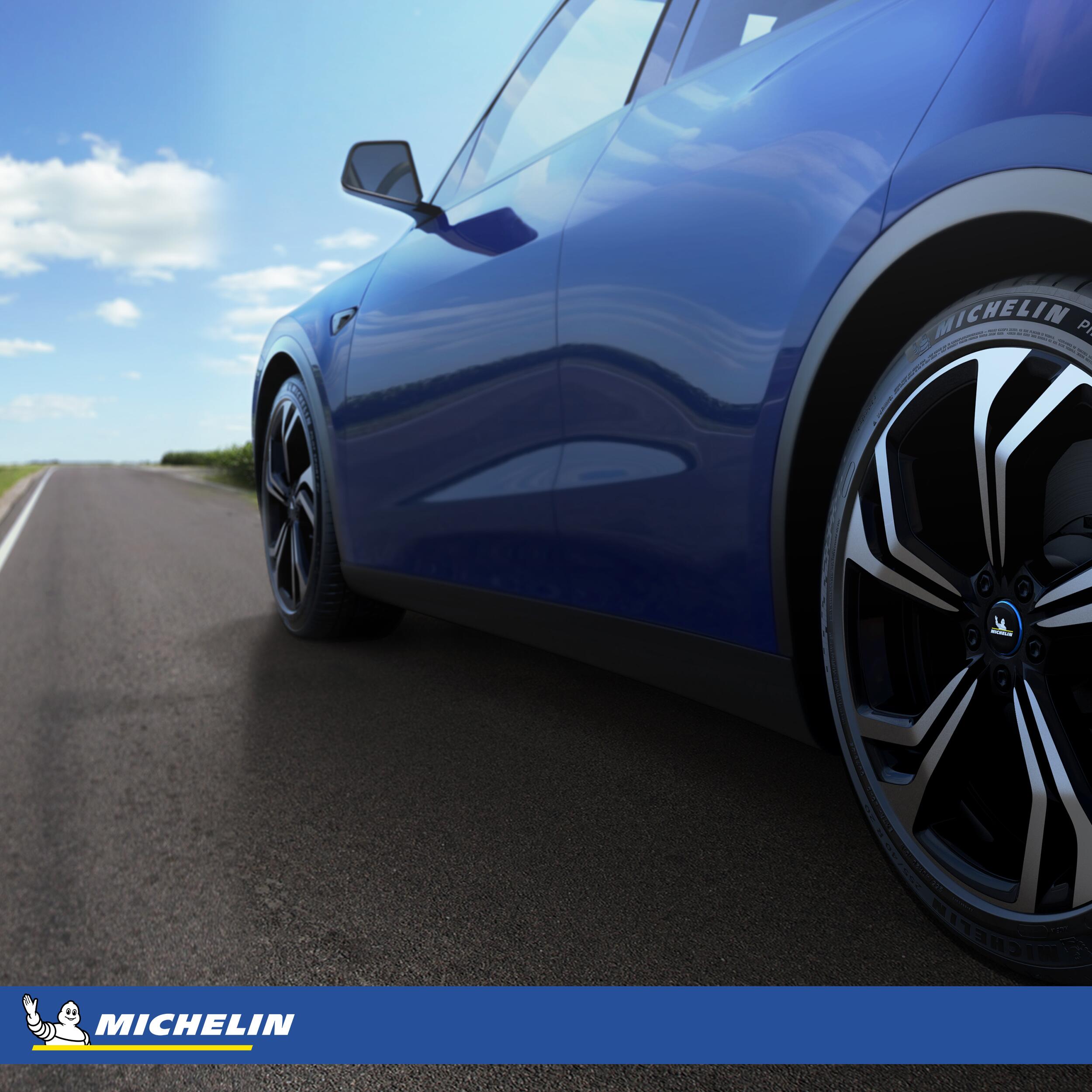 4w-482_tire_michelin_pilot-sport-ev_en_product-in-context-2_signature_square.jpg