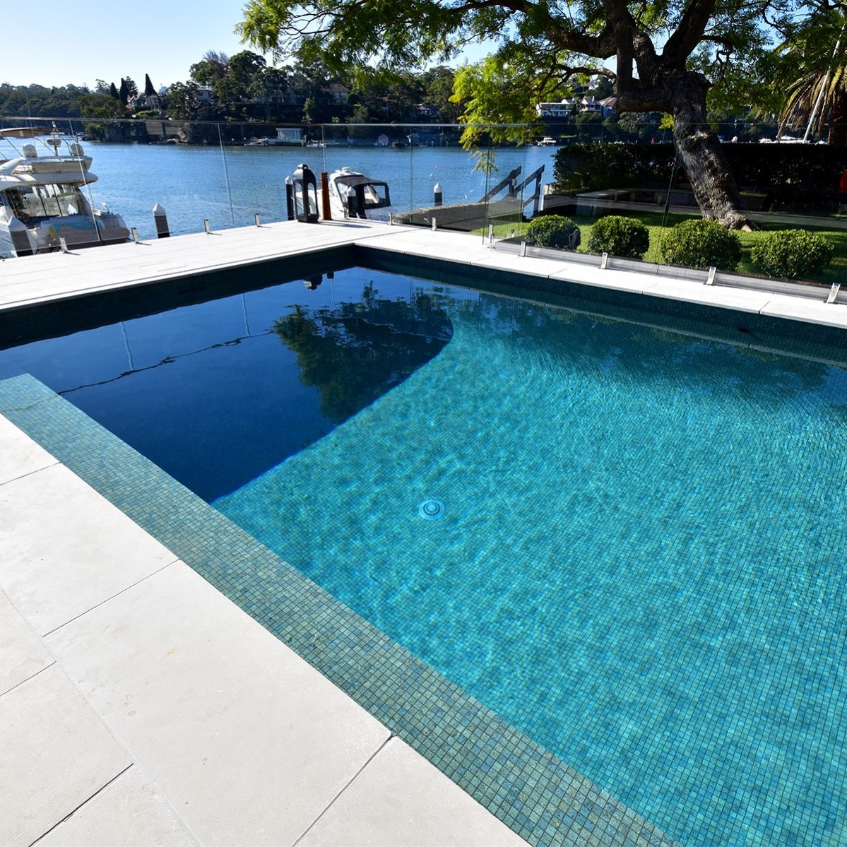 Bali-Stone-Zen-Mosaic-POOL-Ezarri-1.jpg