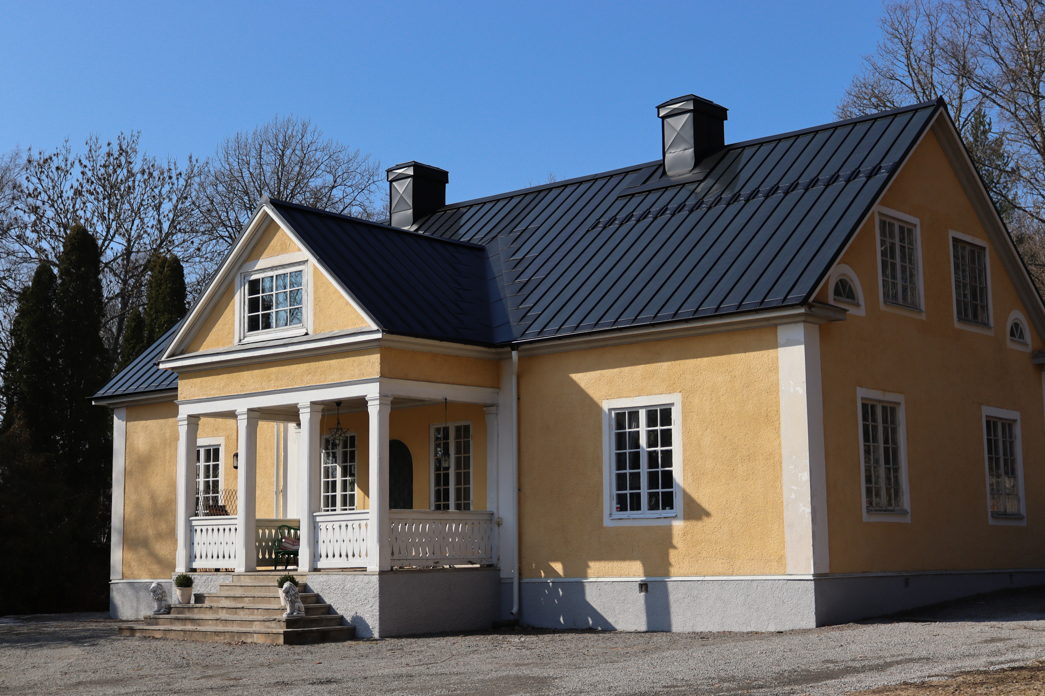SLIM-house.jpg