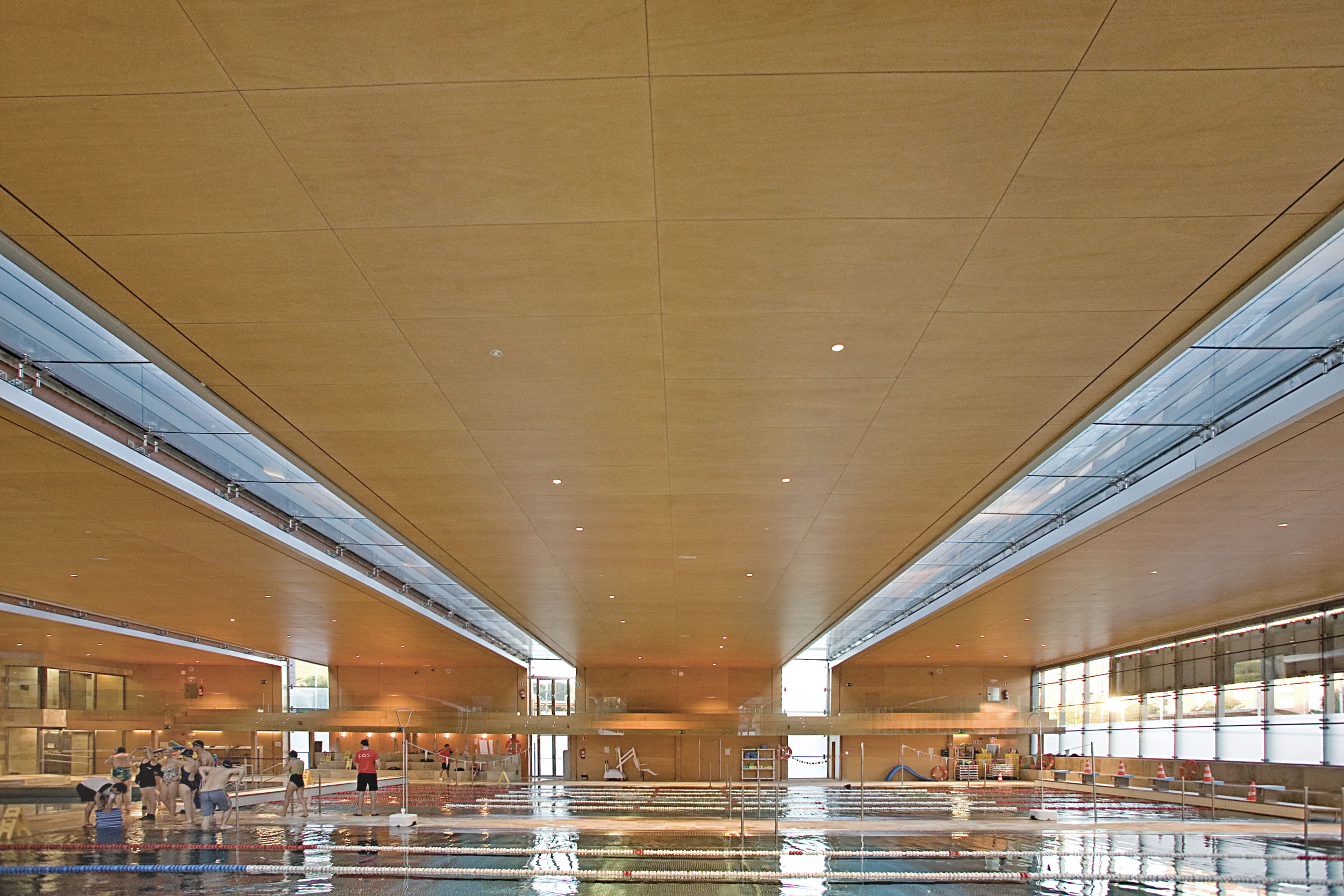 LandakoSwimmingPool-AWENArquitectos-Durango-Spain-2010-Parklex-WetInternal-Gold-01.jpg