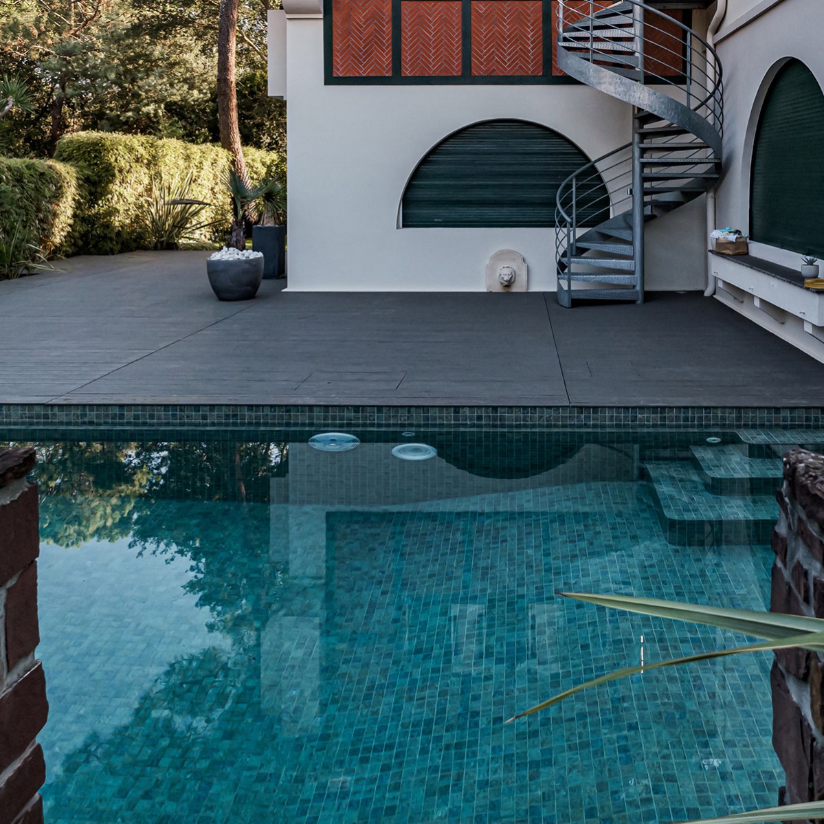 Bali-Stone-50-ZEN-Mosaic-Pool-Ezarri-4.jpg