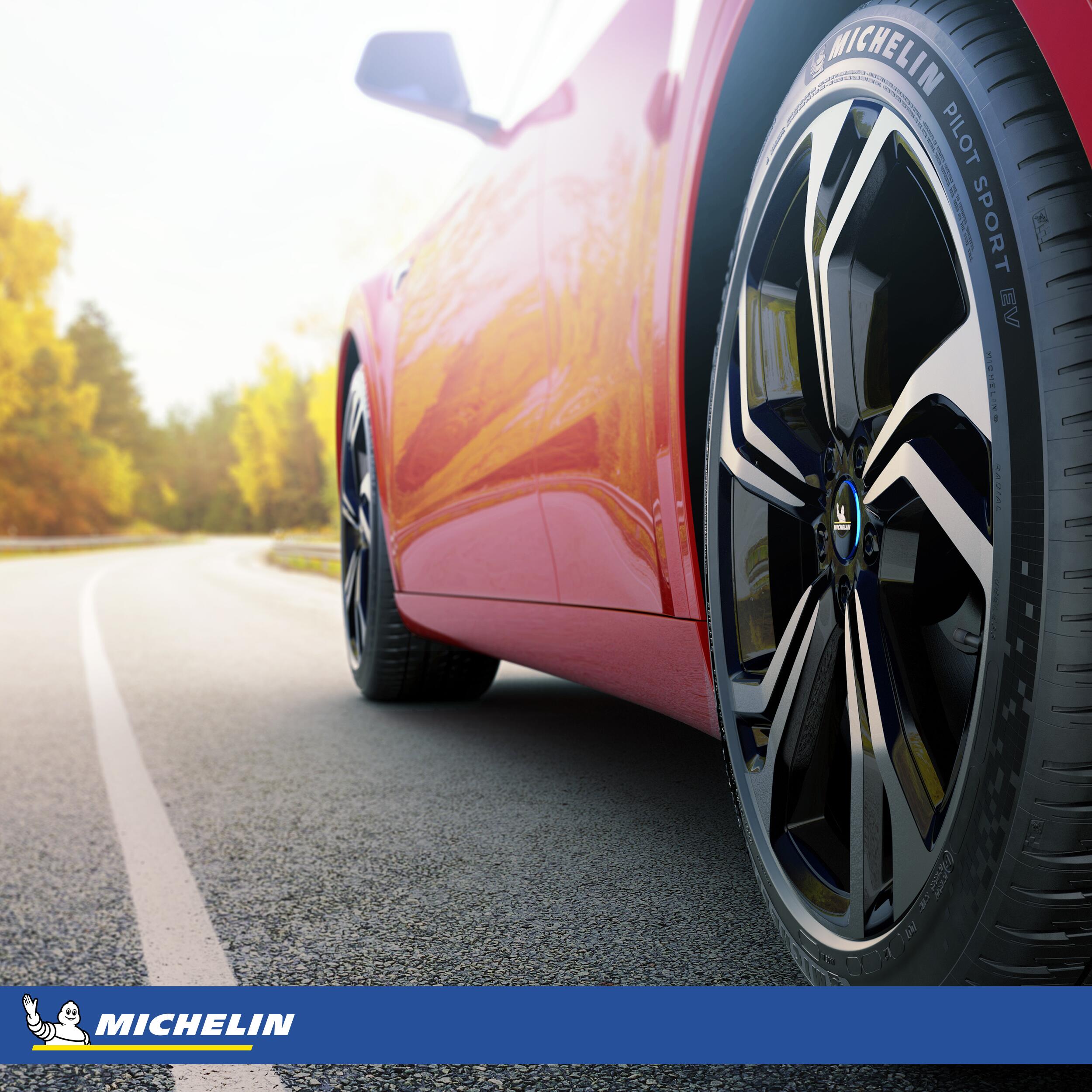 4w-482_tire_michelin_pilot-sport-ev_en_product-in-context-3_signature_square.jpg